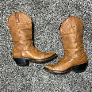 Durango Tan Leather Heeled Boots